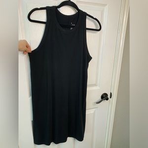 Black sleeveless short dress